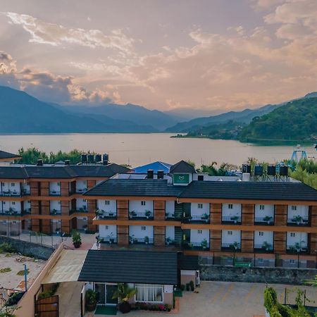 Majestic Lake Front Hotel & Suites Покхара Экстерьер фото