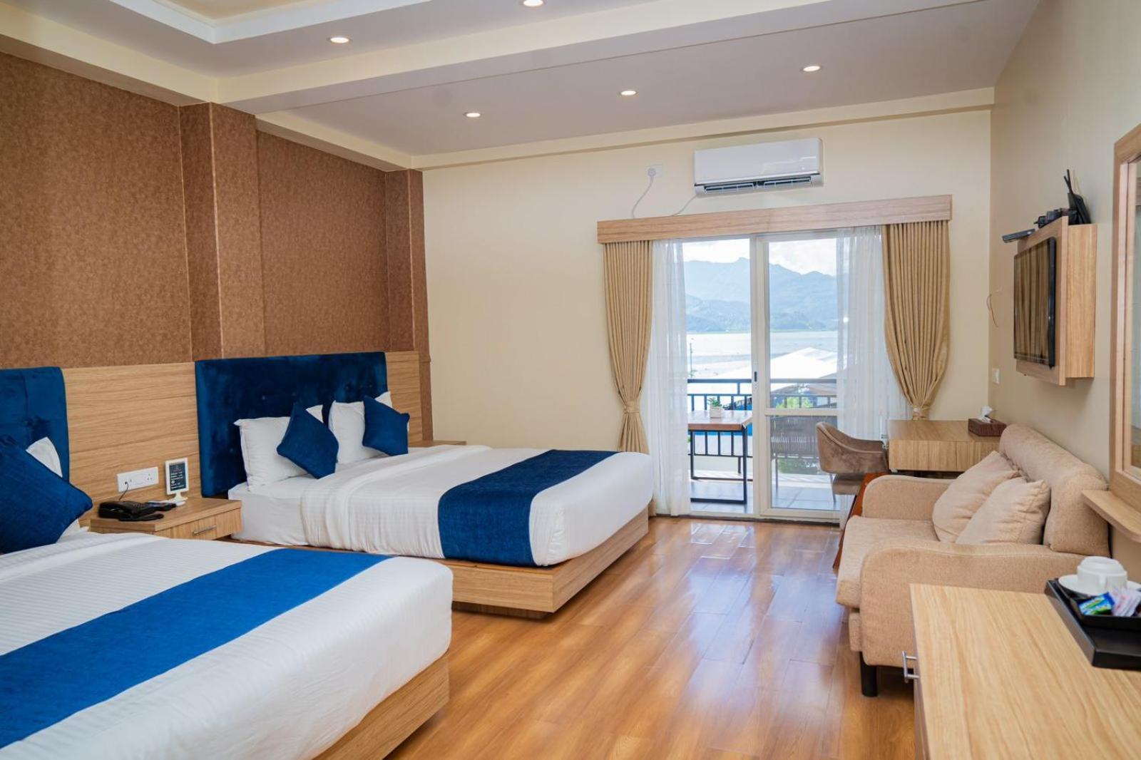 Majestic Lake Front Hotel & Suites Покхара Экстерьер фото